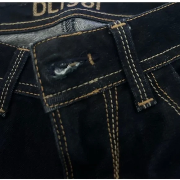 DL1961 Milano Boot Cut Jeans | Dark Indigo | Size 26 - Picture 7 of 7